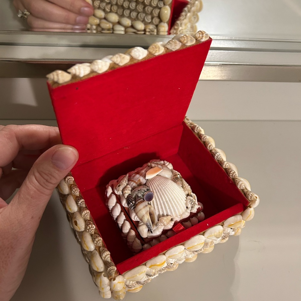 Two Shell Trinket Boxes - Picture 10 of 11